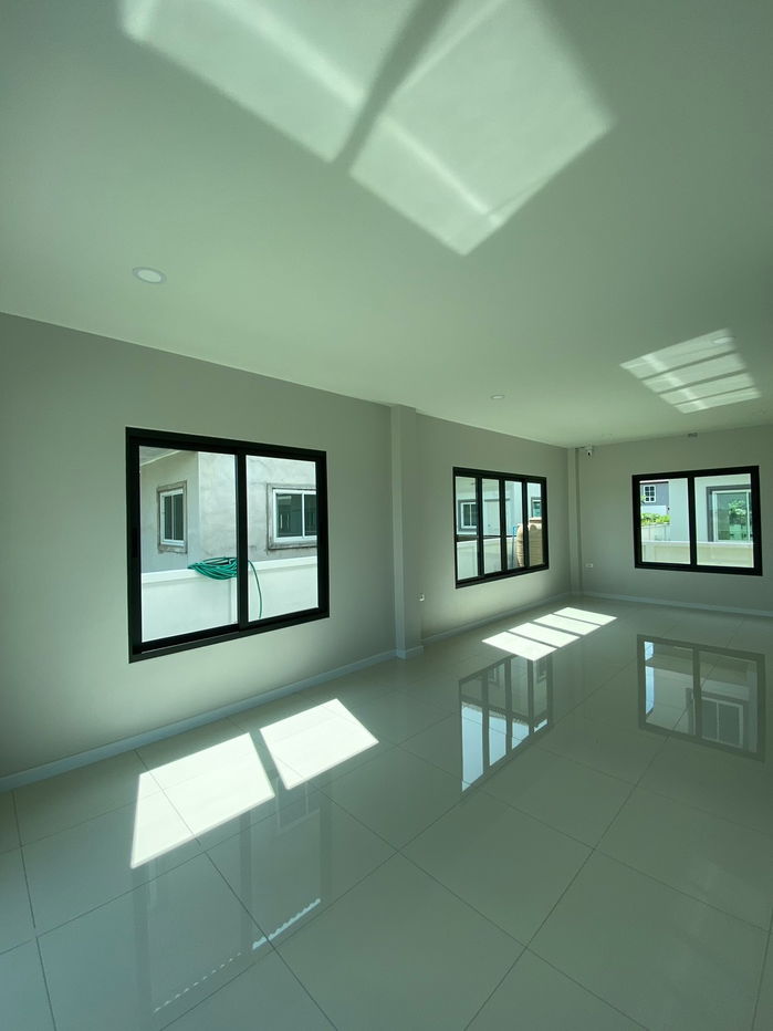 รูป บ้านเดี่ยว 2 ชั้น พื้นที่ใช้สอย 240 ตรม. - รูปที่ 2/7