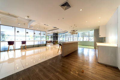 Retail spaces for rent วิทยาลัยพยาบาลเซนต์หลุยส์ : Commercial Space for Rent, Sethiwan Sathorn Building Prime Sathorn–Silom Area | Only 100 m. from BTS Saint Louis