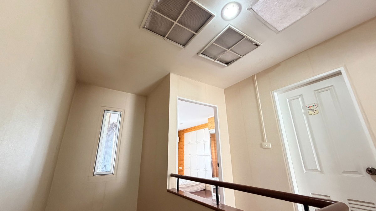 รูป ✨ พร้อมขาย ! ขายทาวน์โฮม 3 ชั้น — Supalai Ville รัชดาภิเษก 32 ทำเลใจกลางเมือง เดินทางสะดวก ใกล้ ม.ราชภัฏจันทรเกษม / ม.เกษตรศาสตร์ - รูปที่ 13/32