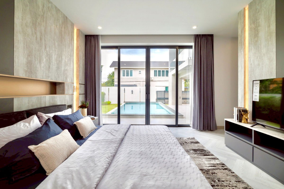 รูป ขายพูลวิลล่าหรูสไตล์โมเดิร์นสร้างใหม่เอี่ยม ใกล้เซ็นทรัลเฟส ใกล้เมืองเชียงใหม่ ตกแต่งเฟอร์นิเจอร์ครบ - รูปที่ 7/12