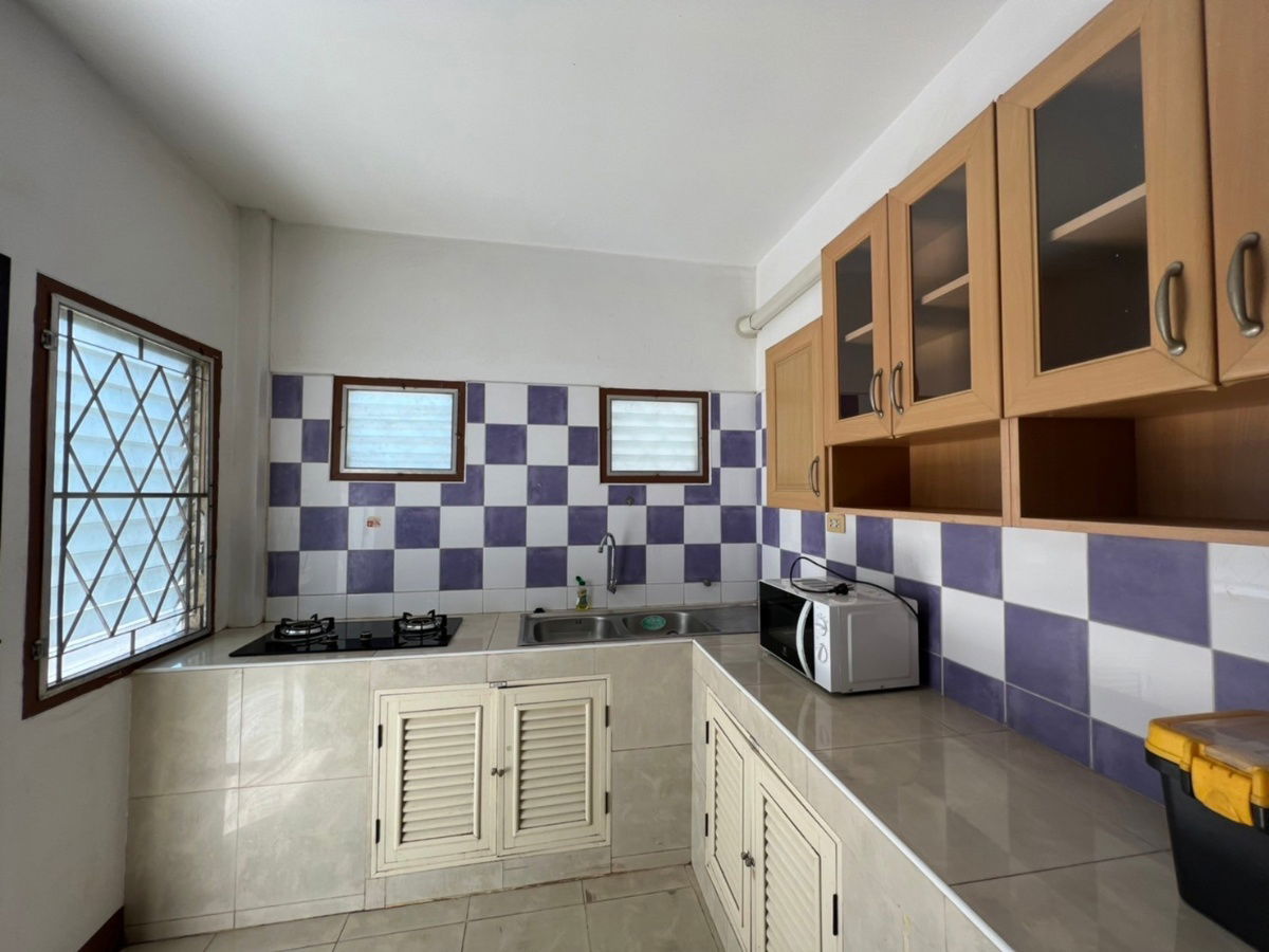 รูป ให้เช่าบ้านเดี่ยวชั้นเดียวในโครงการ มี 4 ห้องนอน 3 ห้องน้ำ 1 ห้องครัว จอดรถได้ 2 คัน - รูปที่ 15/22