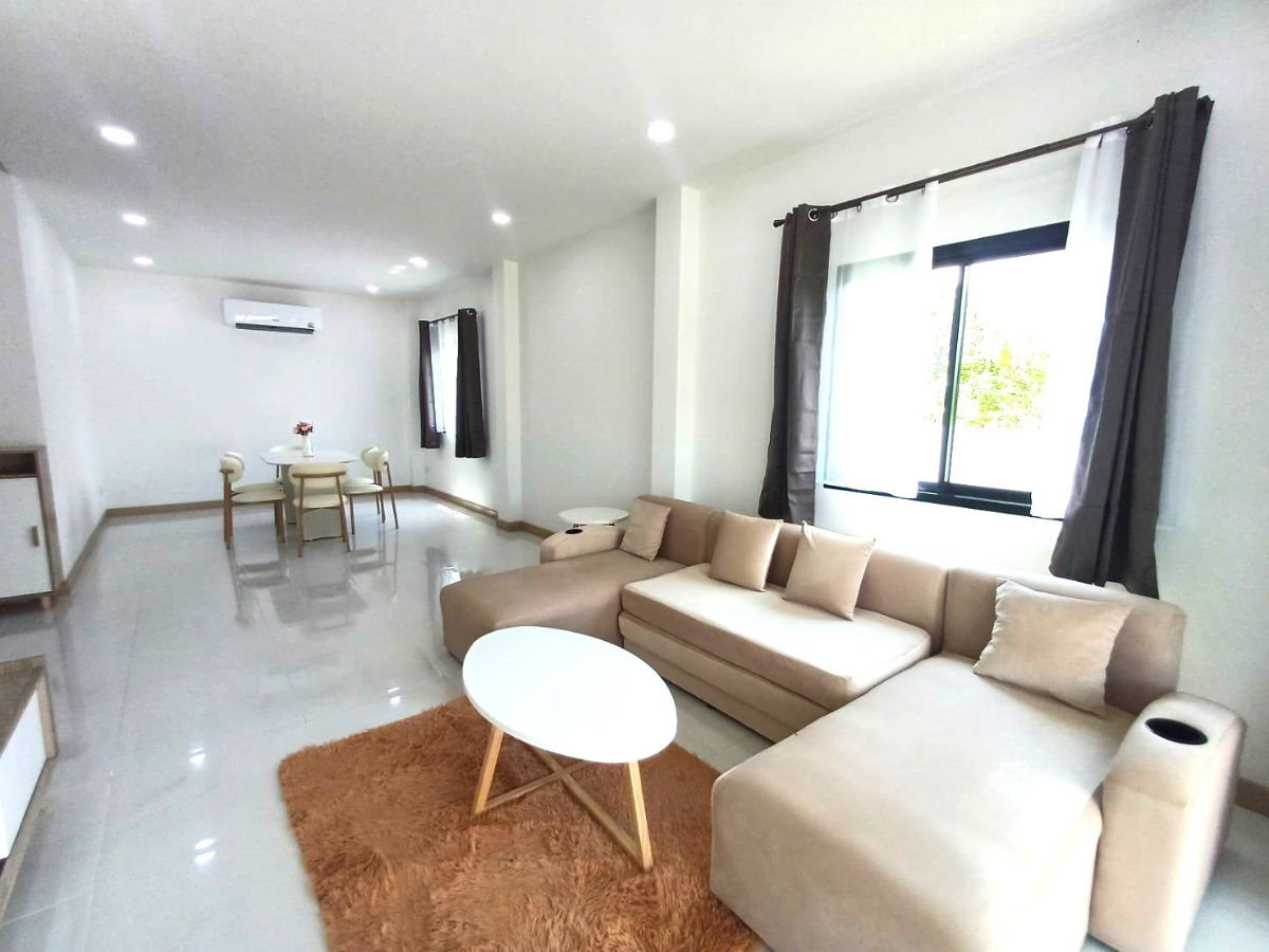 รูป ให้เช่าบ้านเดี่ยวสองชั้น 5 ห้องนอน 4 ห้องน้ำ 1 ห้องครัว 2 ที่จอดรถ - รูปที่ 4/30