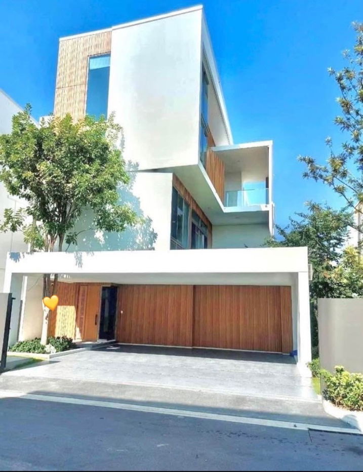 picture Luxury House for Rent VIVE RAMA 9 Japandi House Located in Krungthep Kreetha, close to Wellington International School. Japandi-style house - 1/15