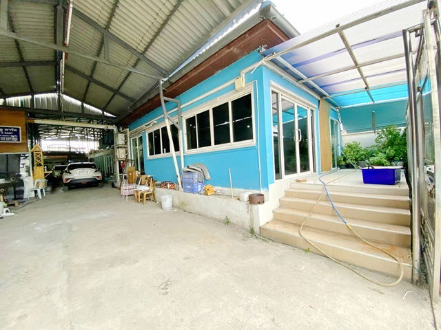 รูป เช่าคฤหาสน์2 ชั้นบ้าน 2 หลัง 780 ตร.ม. มีหลังคาครอบคลุมเต็มพื้นที่ ม.นานาชาติแสตมฟอร์ด2.1กม. โลตัส อ่อนนุช80 200ม. พร้อมโกดัง180 ตร.ว - รูปที่ 1/8