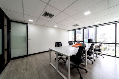 เช่าสำนักงาน BTS เซนต์หลุยส์ : เซอร์วิสออฟฟิศ พื้นที่สำนักงานให้เช่า บริการครบวงจร อาคารเศรษฐีวรรณ ทาวเวอร์ ทำเลสาทร-สีลม ติด BTS เซนต์หลุยส์ เพียง 1 นาที