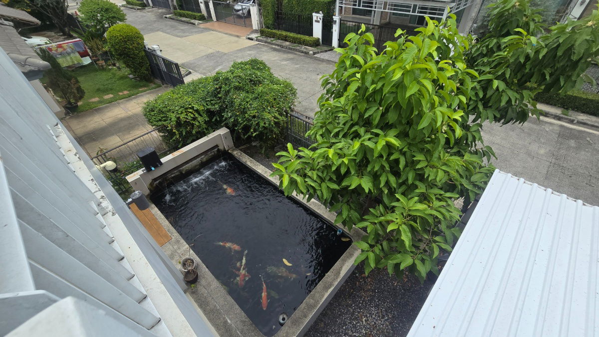 รูป ขายด่วน เจ้าของขายเอง ต่อรองได้ บ้านสวย 2 ชั้น โครงการ มัณฑนา เลค วัชรพล โซนด้านหน้าทะเลสาป สภาพใหม่ สวย ดูแลอย่างดี - รูปที่ 26/32