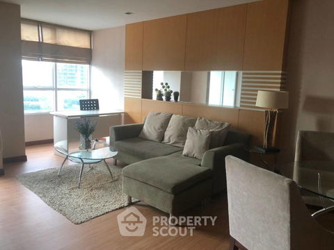 2-BR Condo at Urbana Langsuan Condominium near BTS Ratchadamri (ID 452849)