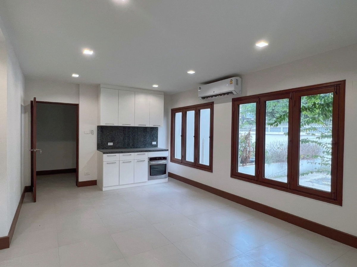 รูป ✨ ให้เช่าบ้านเดี่ยวสวย 297 ตรว. อารีย์–ราชครู | พื้นที่ใหญ่ สวนร่มรื่น + Maid Quarter แยกส่วน - รูปที่ 5/11