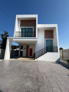 ให้เช่าบ้านเดี่ยวสองชั้น  3 ห้องนอน 2 ห้องน้ำ 1  ห้องครัว  2  ที่จอดรถ