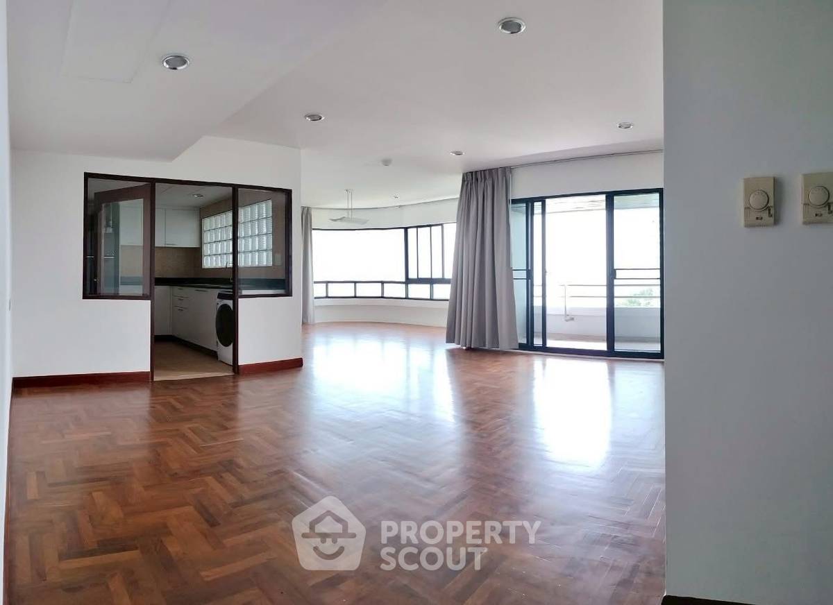 picture 3-BR Condo at Ocean Marina - San Marino Na Jomtien close to Baan Amphur (ID 2235262) - 6/23