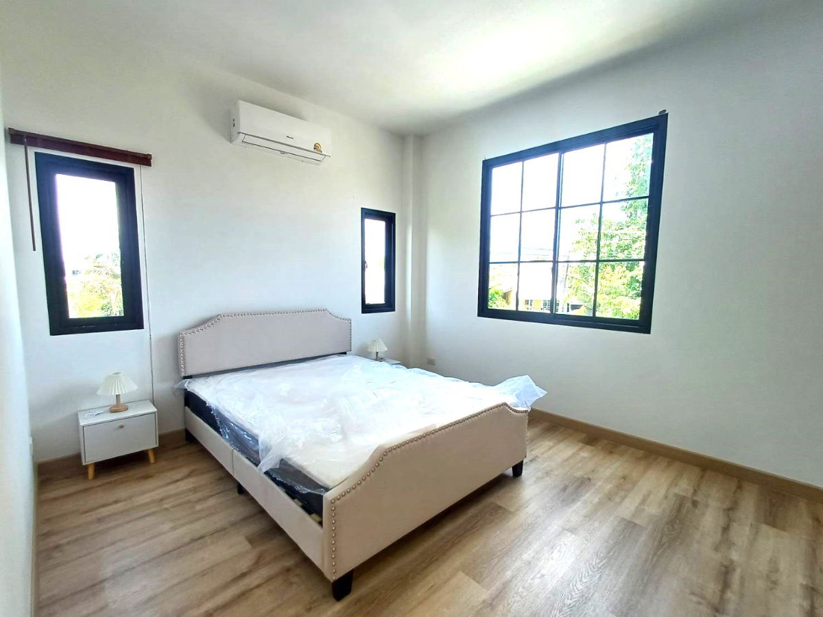 รูป ให้เช่าบ้านเดี่ยวสองชั้น 5 ห้องนอน 4 ห้องน้ำ 1 ห้องครัว 2 ที่จอดรถ - รูปที่ 7/30