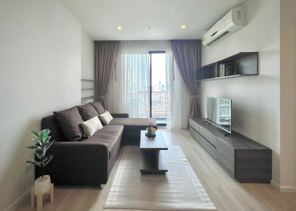 picture Quinn Ratchada 17 - 1/8