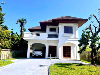 บ้านเดี่ยวให้เช่า : ให้เช่าบ้านเดี่ยวสองชั้น  4 ห้องนอน 3 ห้องน้ำ 1  ห้องครัว  2  ที่จอดรถ