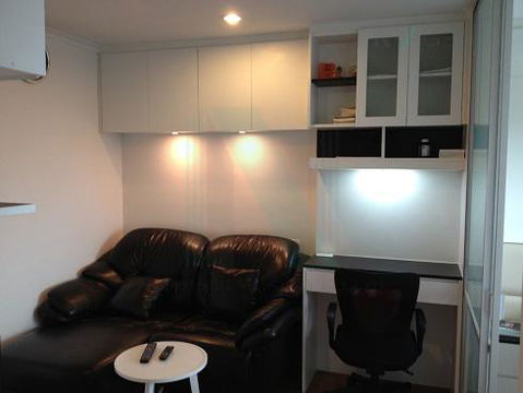 For rent, Lumpini Place Rama 4 - Kluai Nam Thai, 1 bedroom, 11th floor, near Bangkok University.