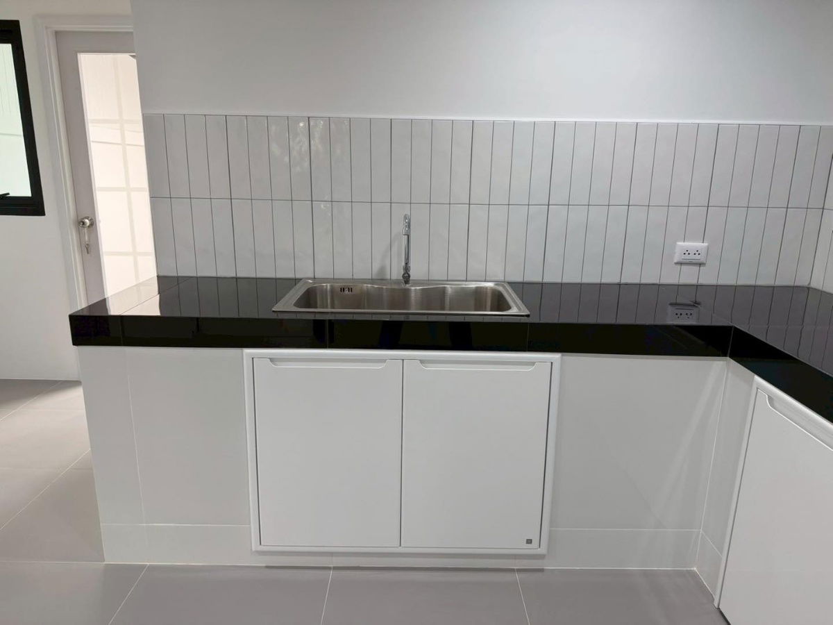 picture ✨ For sale: Large 3-story townhouse, completely renovated with premium materials. Free transfer fee‼️ 🎓 Satriwitthaya 2 School - 28/37