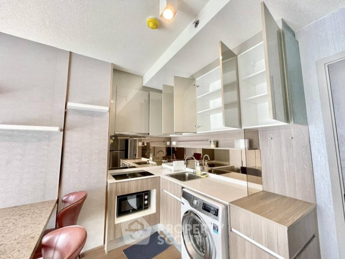 picture 2-BR Condo at Ideo Phaholyothin Chatuchak near BTS Saphan Khwai (ID 2464149) - 10/31