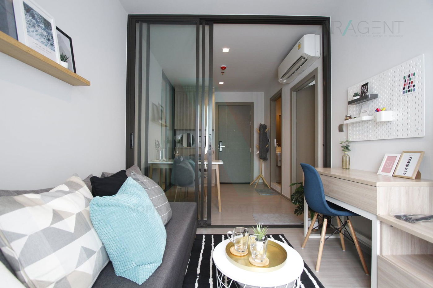 picture For rent Life Asoke-Rama 9 1 bedroom 40th floor Building A near Yu Charoen Market - 2/8