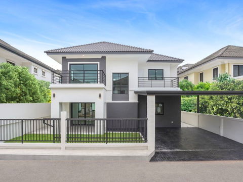 บ้านเดี่ยวแจ้งวัฒนะ โครงการเพชรวัฒนะ 4 ห้องนอน รีโนเวทใหม่ พื้นที่ใช้สอยจุก ๆ 232 ตร.ม. ใกล้รถไฟฟ้าสายสีชมพู สถานีศรีรัช และทางด่วน