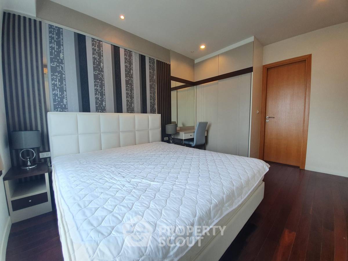 picture 1-BR Condo at Circle Condominium near MRT Phetchaburi (ID 452756) - 7/11