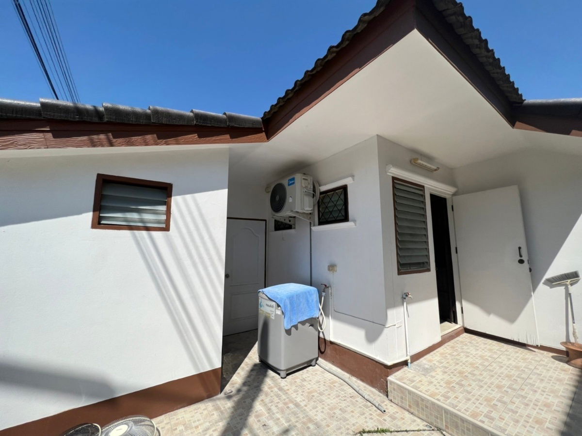 รูป ให้เช่าบ้านเดี่ยวชั้นเดียวในโครงการ มี 4 ห้องนอน 3 ห้องน้ำ 1 ห้องครัว จอดรถได้ 2 คัน - รูปที่ 17/22