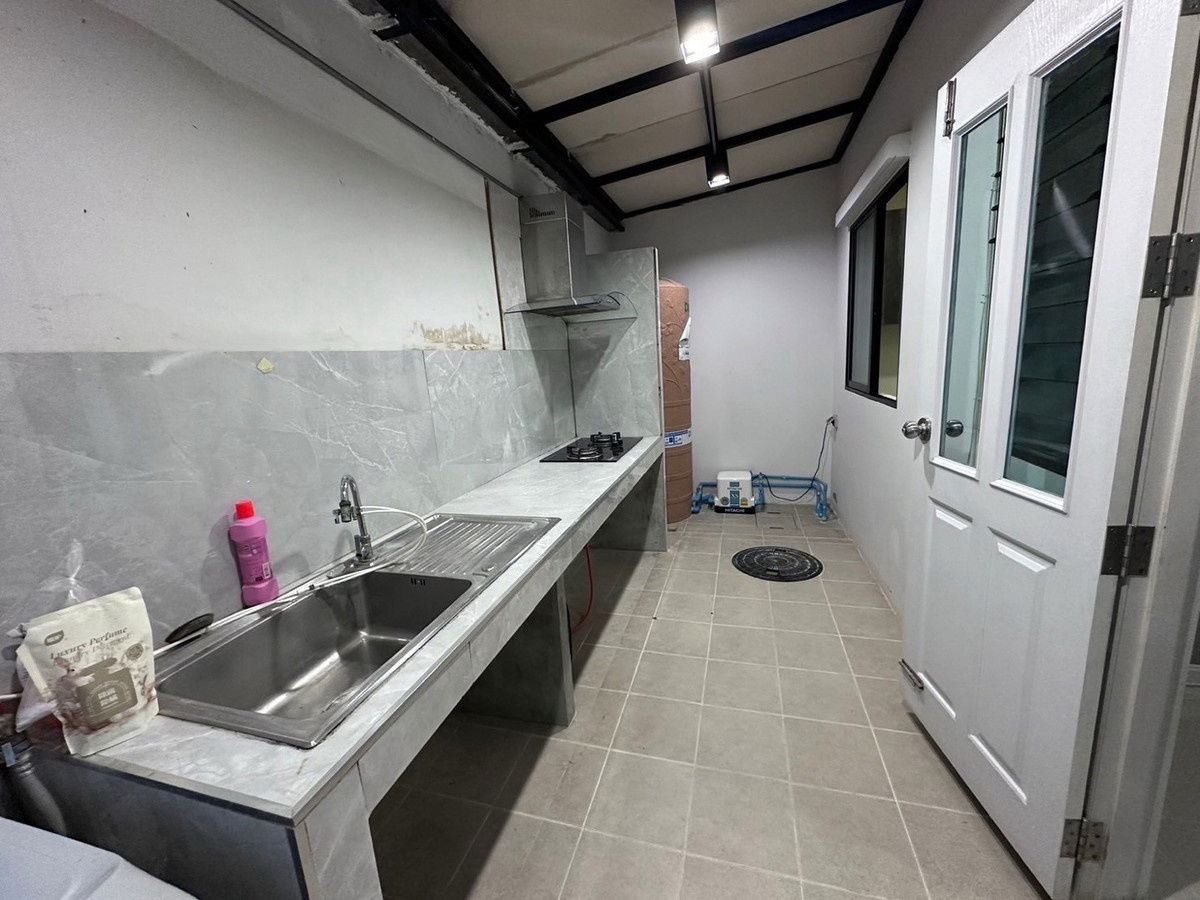 รูป 💥CP-9563💥ให้เช่า ทาวน์โฮม 2ชั้น โครงการ กานดา เพลส วงแหวน - ลำลูกกา คลอง 6 พร้อมเข้าอยู่👉แอดไลน์ @mastercondo - รูปที่ 12/18