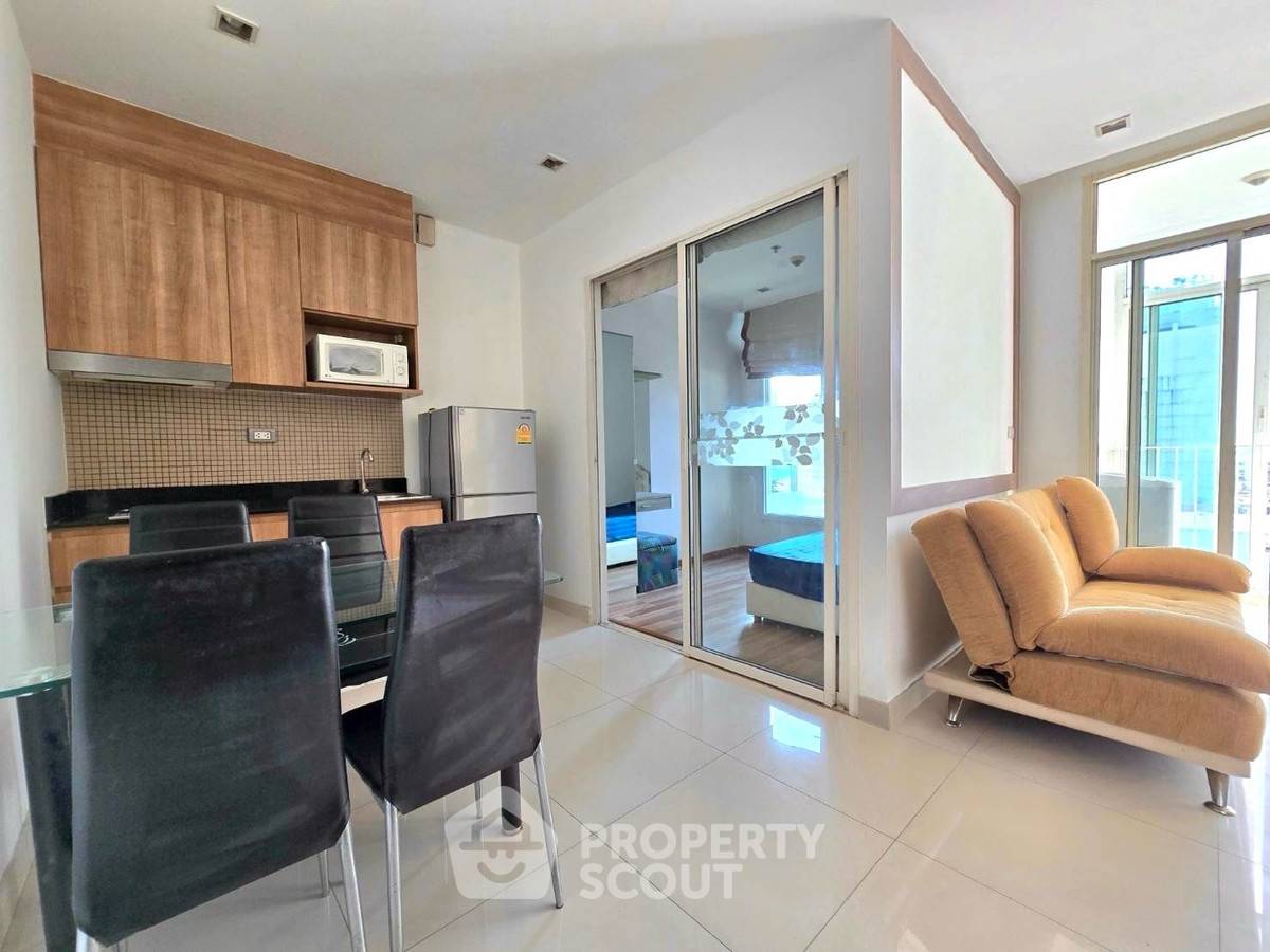 picture 2-BR Condo at Ideo Verve Ratchaprarop near ARL Ratchaprarop (ID 2464845) - 2/9