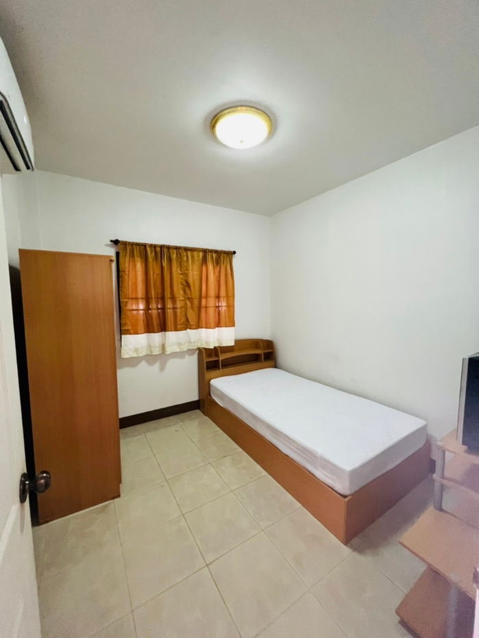 รูป ให้เช่าบ้านเดี่ยวชั้นเดียวในโครงการ มี 4 ห้องนอน 3 ห้องน้ำ 1 ห้องครัว จอดรถได้ 2 คัน - รูปที่ 12/22