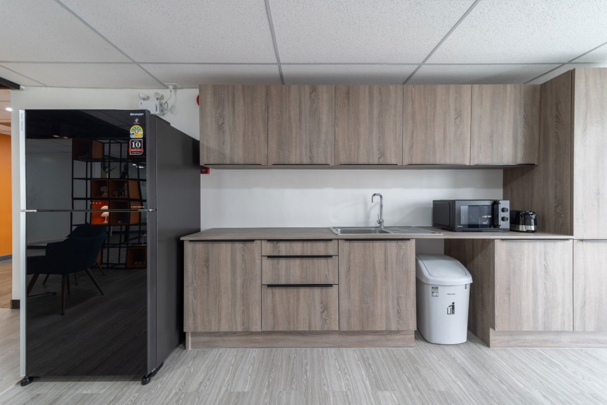 picture Serviced Office for Rent, Full-service at Sethiwan Tower Sathon-Silom – Just 1 minute from BTS Saint Louis - 10/18