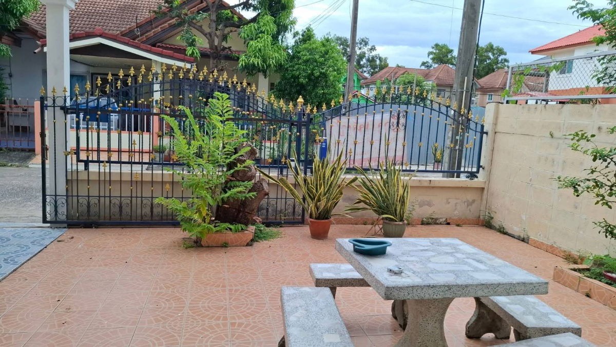 รูป H 941 ให้เช่า บ้านแฝด หมู่บ้านพรทวีวัฒน์ 2 คลอง 1 ปทุมธานี สภาพดี พร้อมอยู่ ราคา 12,000 บาท - รูปที่ 2/11