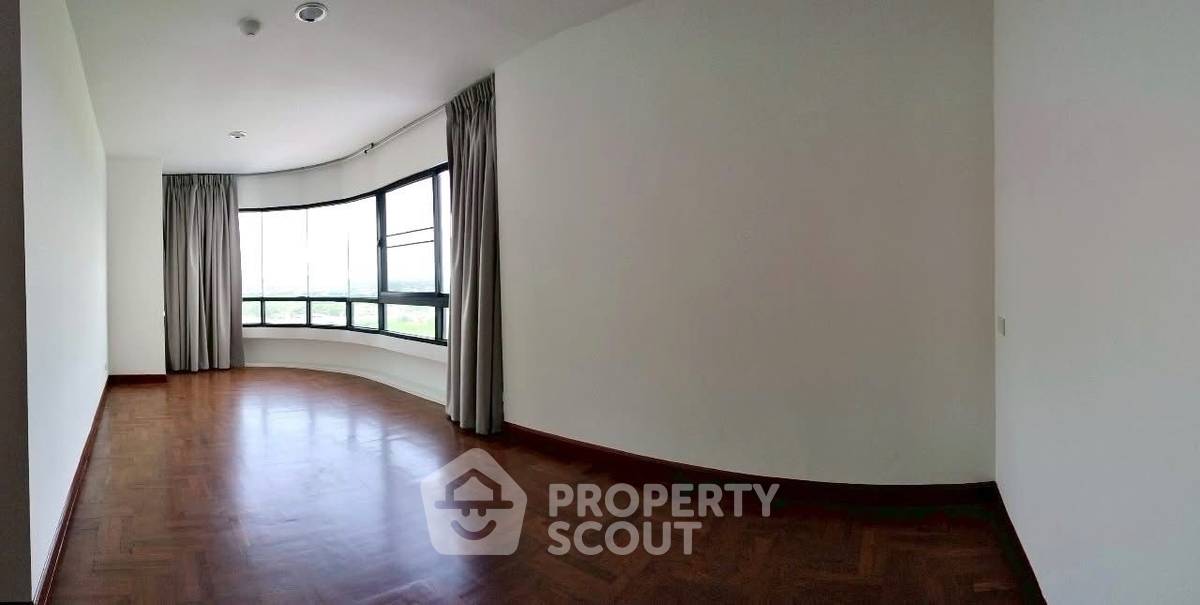 picture 3-BR Condo at Ocean Marina - San Marino Na Jomtien close to Baan Amphur (ID 2235262) - 9/23