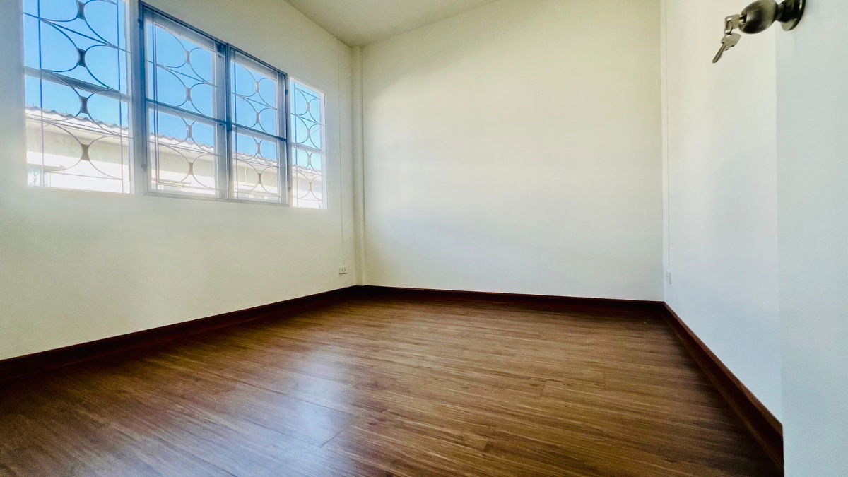 รูป 🚩ขายด่วน !! ทาวเฮ้าส์ หมู่บ้านบุศรินทร์ บ้านกล้วย ไทรน้อย !! - รูปที่ 19/21