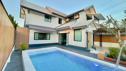 ให้เช่าPool Villa  2 ชั้น  4 ห้องนอน 5  ห้องน้ำ 1  ห้องครัว  2  ที่จอดรถ