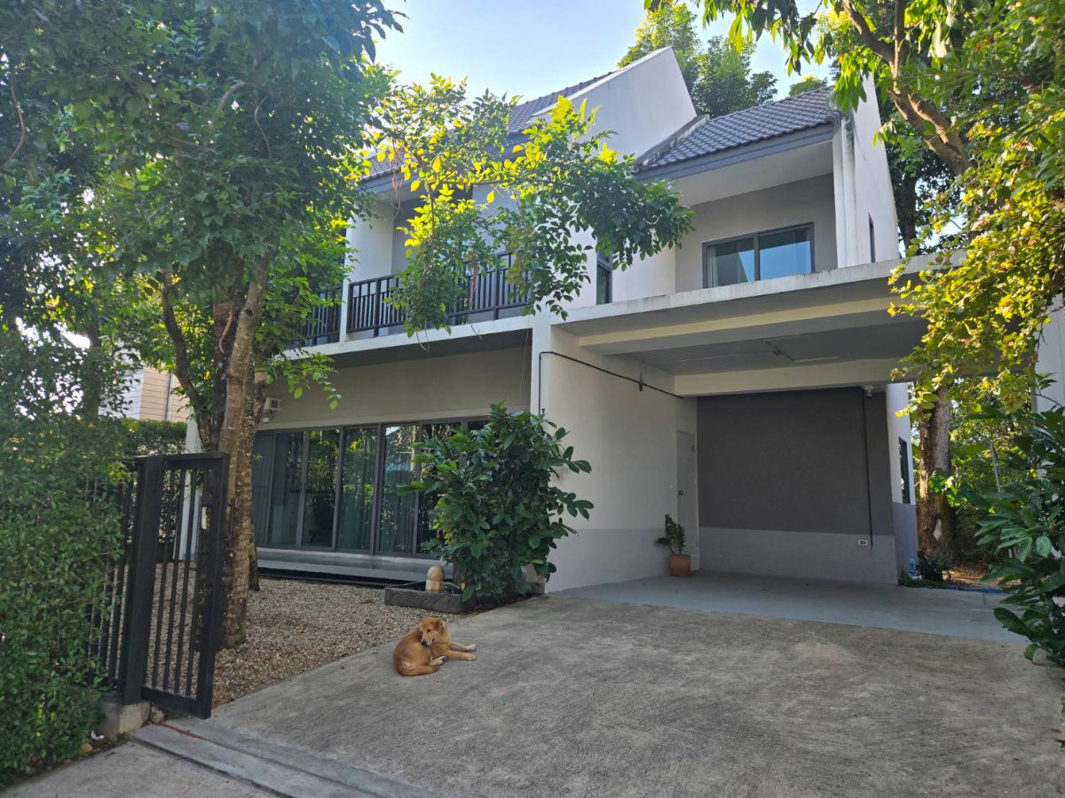 picture A two storey house for rent with 3 bedrooms,3 toilets and 1 kitchen. - 1/16