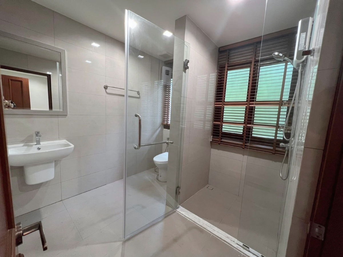 รูป ✨ ให้เช่าบ้านเดี่ยวสวย 297 ตรว. อารีย์–ราชครู | พื้นที่ใหญ่ สวนร่มรื่น + Maid Quarter แยกส่วน - รูปที่ 7/11