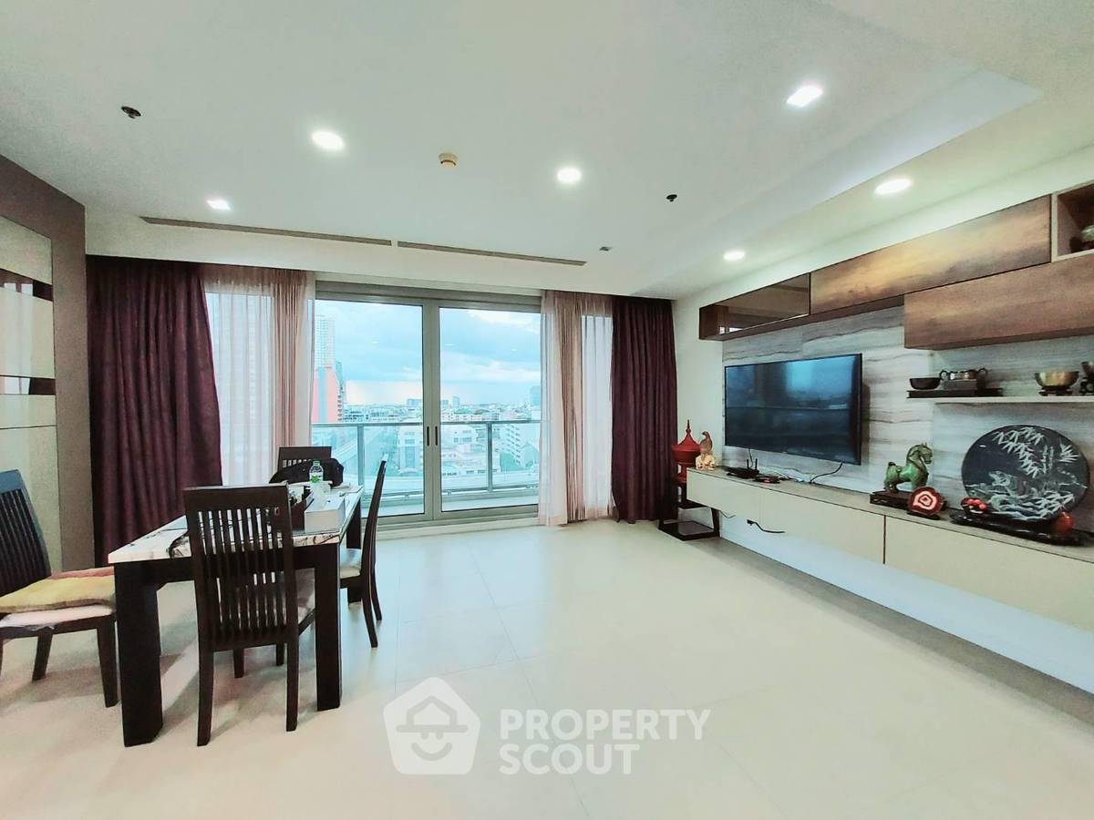 picture 2-BR Condo at The River Condominium near BTS Saphan Taksin (ID 904258) - 2/7