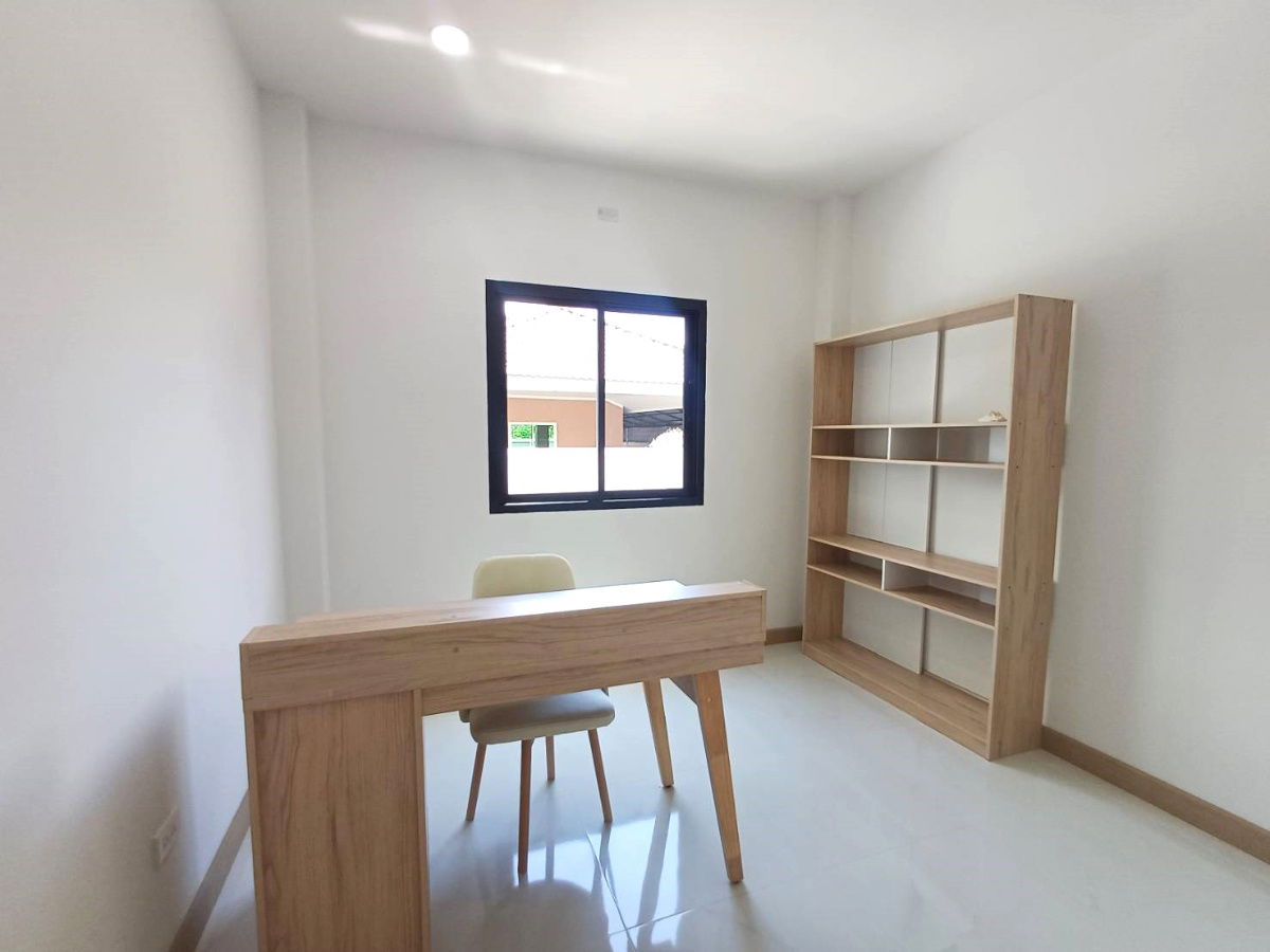 รูป ให้เช่าบ้านเดี่ยวสองชั้น 5 ห้องนอน 4 ห้องน้ำ 1 ห้องครัว 2 ที่จอดรถ - รูปที่ 24/30