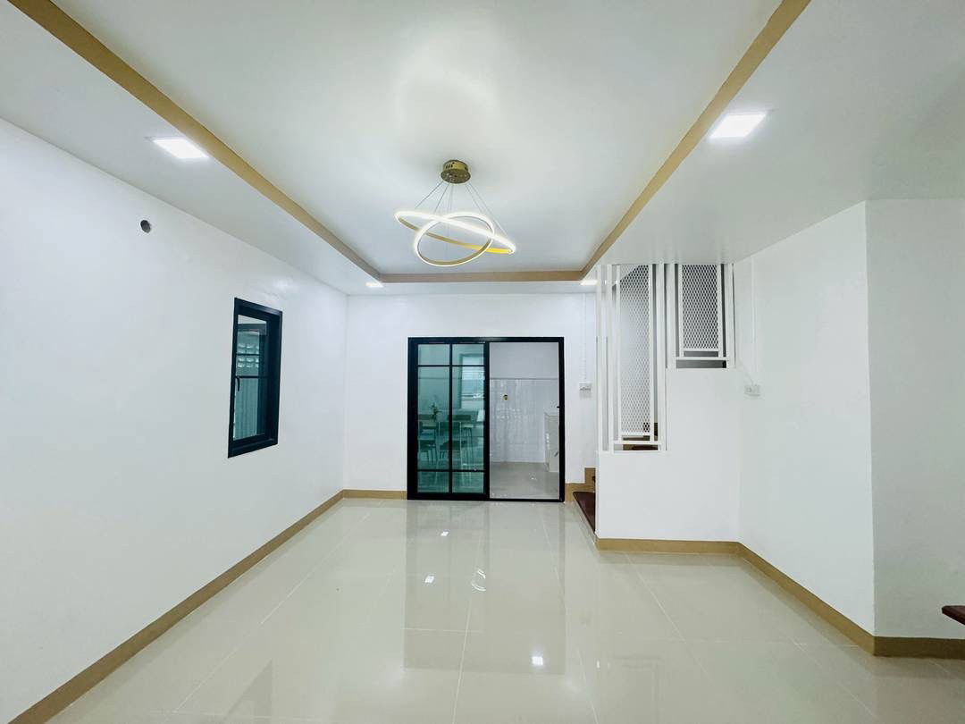 รูป ทาวน์เฮ้าส์ 2 ชั้น #หมู่บ้านพฤกษา3 วัดลาดปลาดุก! หลังริม เนื้อที่ 24 ตร.วา มีพื้นที่ด้านข้าง! ฟังก์ชันใหญ่ 4 ห้องนอน 2 ห้องน้ำ ต่อเติมระเบียงหน้าบ้าน - รูปที่ 10/20