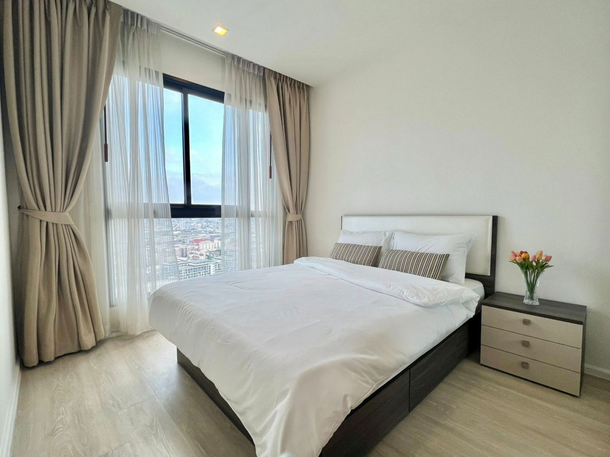 รูป 🟢ห้องสวย!! พร้อมเข้าอยู่!! 🟢ควินน์ รัชดา 17 2 ห้องนอน ใกล้ MRT สุทธิสาร สอบถาม📱ADD LINE @572aurac แอดมินตอบไว✨ - รูปที่ 4/8