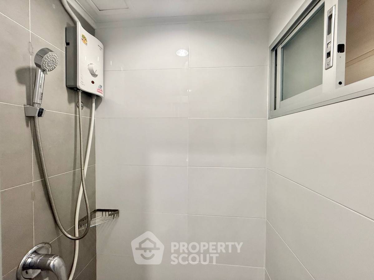 รูป คอนโด 1-ห้องนอน ที่ คอนโด ลุมพินี เพลส พระราม 4 - กล้วยน้ำไท ใกล้ BTS เอกมัย (ID 2465861) - รูปที่ 14/15