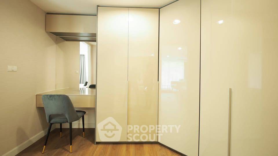 picture 4-BR Condo at The Fine @ River Condominium near BTS Saphan Taksin (ID 2466275) - 4/15