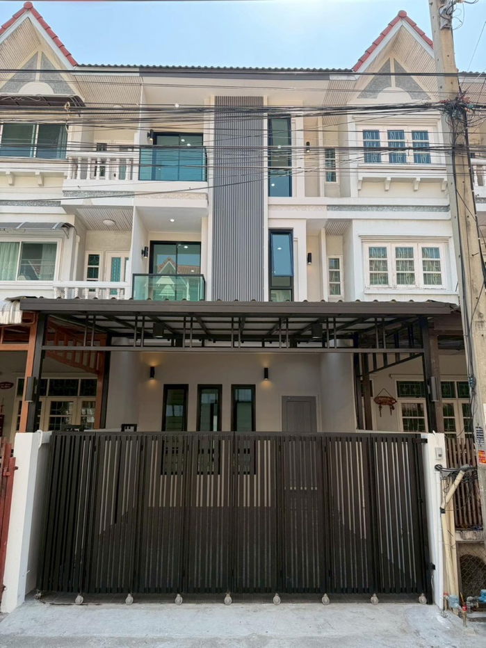 picture ✨ For sale: Large 3-story townhouse, completely renovated with premium materials. Free transfer fee‼️ 🎓 Satriwitthaya 2 School - 1/37