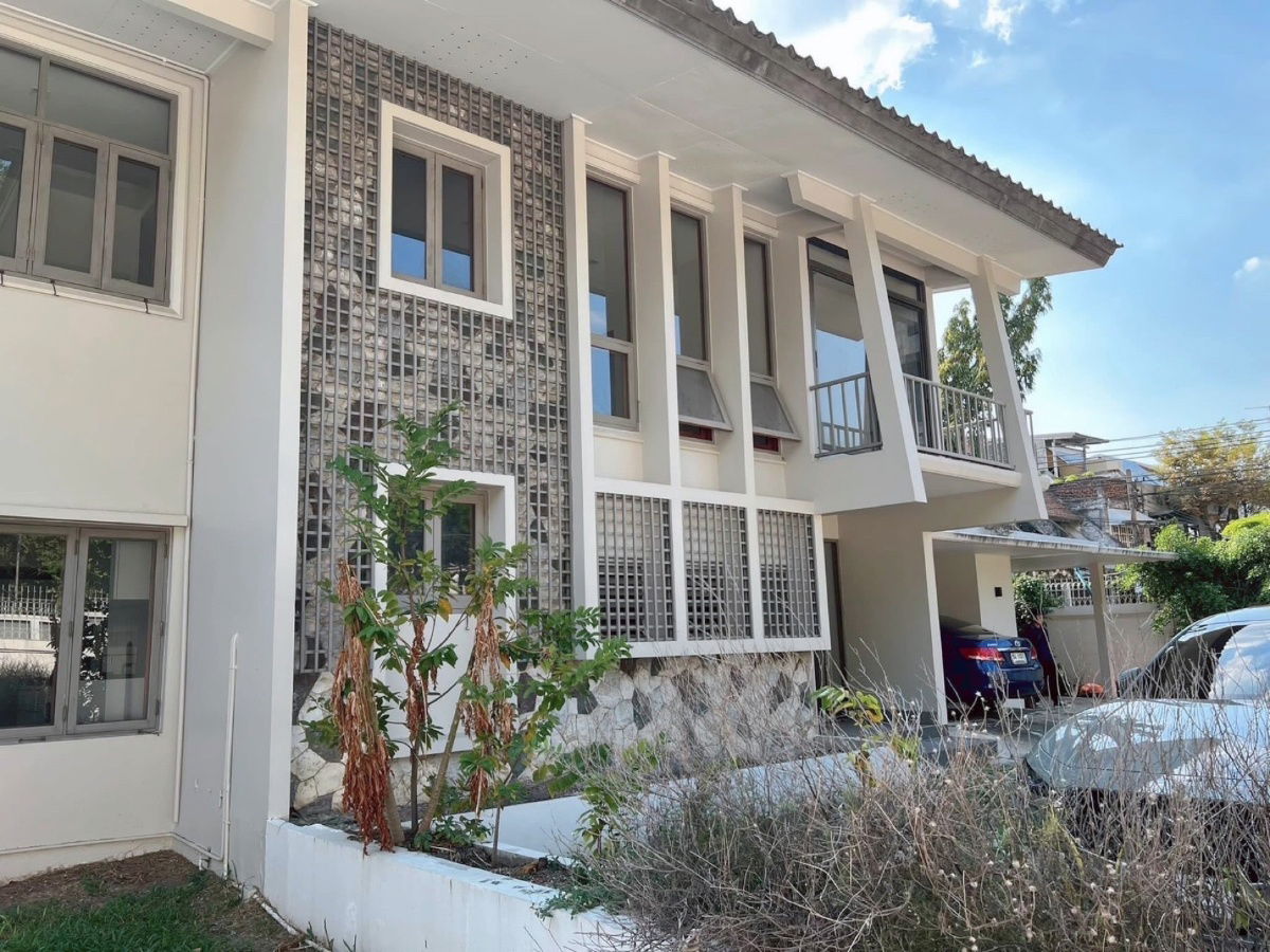 รูป ✨ ให้เช่าบ้านเดี่ยวสวย 297 ตรว. อารีย์–ราชครู | พื้นที่ใหญ่ สวนร่มรื่น + Maid Quarter แยกส่วน - รูปที่ 2/11