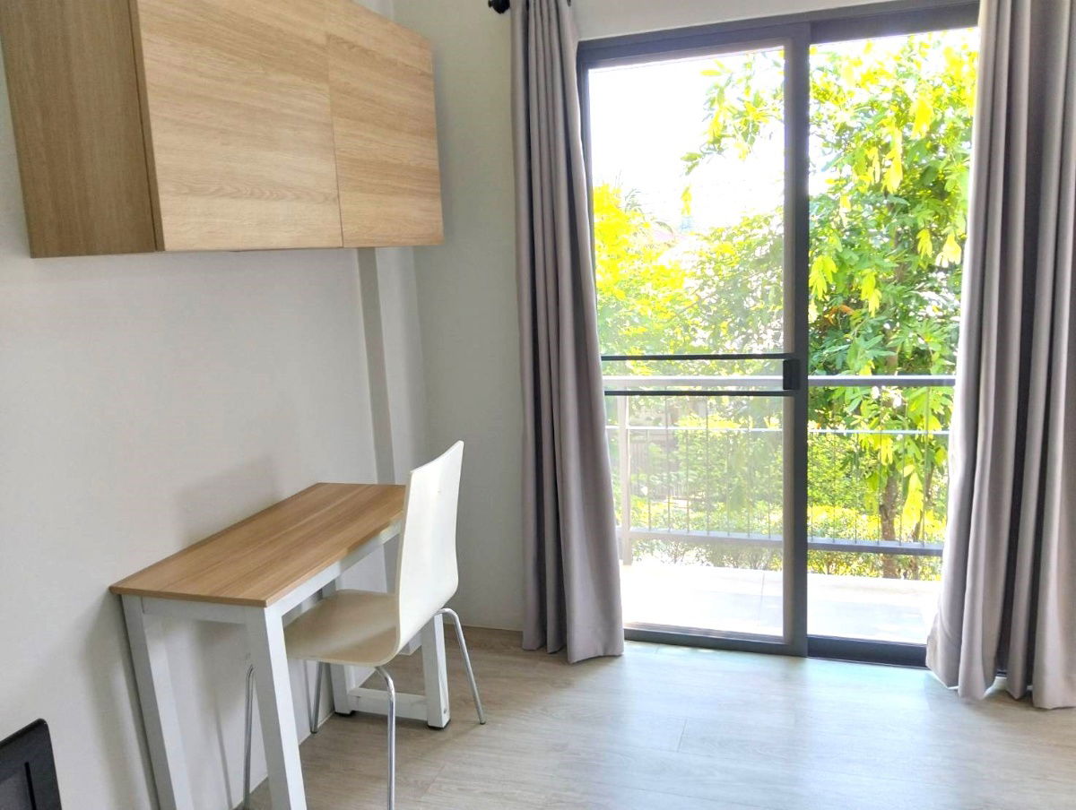 picture A two storey house for rent with 3 bedrooms,3 toilets and 1 kitchen. - 14/16