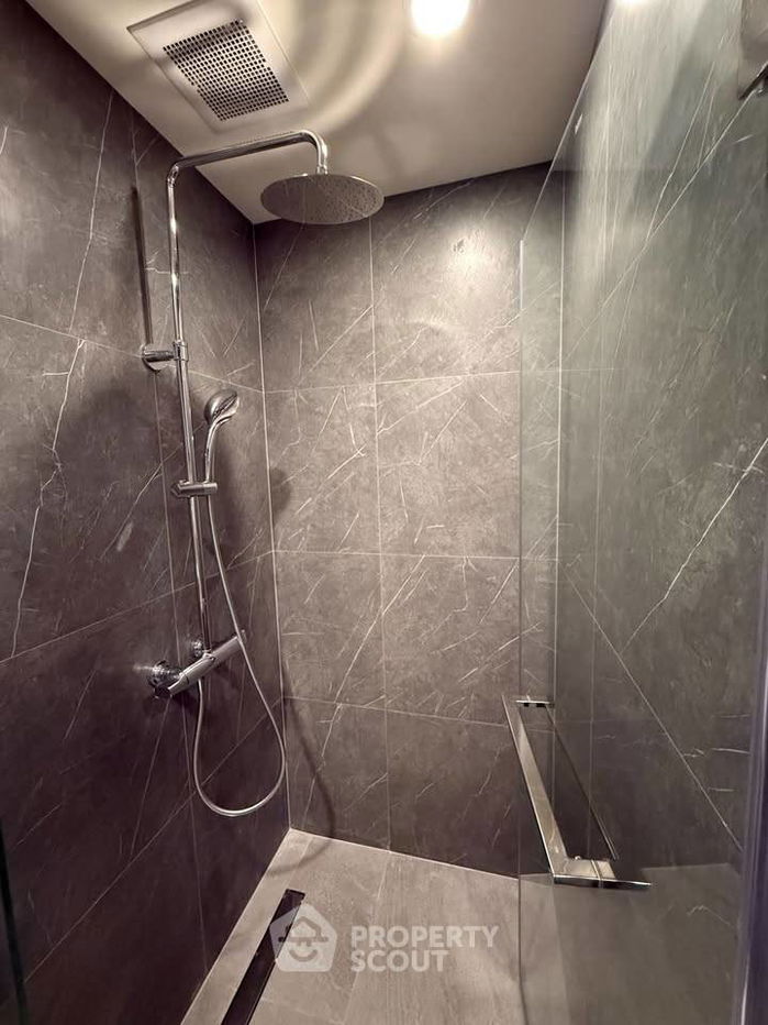 picture 1-BR Condo at The Extro Phayathai–Rangnam near BTS Victory Monument (ID 2467499) - 7/17