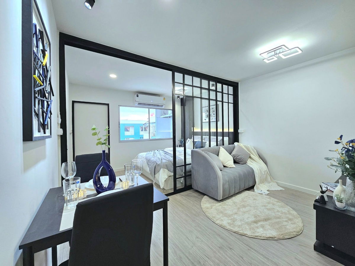 picture 🏙️ Condo for sale: Ratchada Prestige – Lat Phrao 48 ✨ Large room, swimming pool view, ready to move in 🚇 MRT Lat Phrao - 6/6