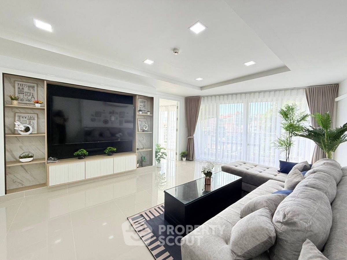 picture 3-BR Condo at Royal Hill Resort Condominium close to Pattaya South (ID 2386714) - 10/10