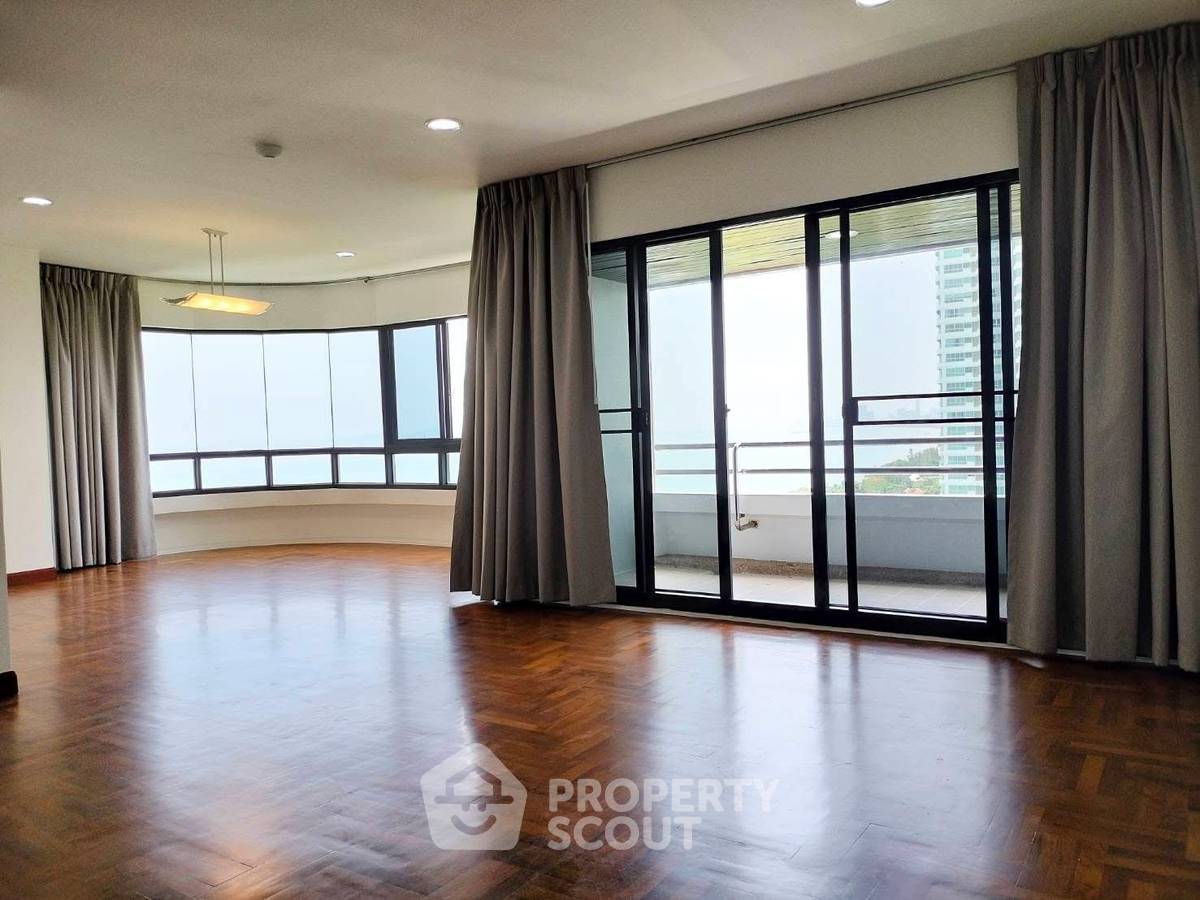 picture 3-BR Condo at Ocean Marina - San Marino Na Jomtien close to Baan Amphur (ID 2235262) - 1/23