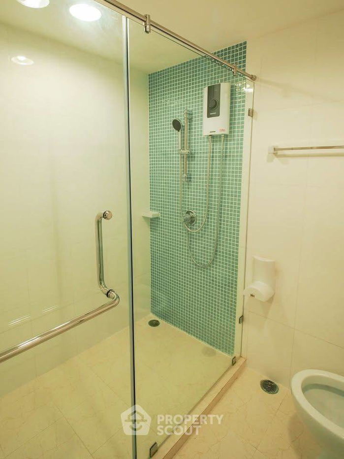 picture 4-BR Condo at The Fine @ River Condominium near BTS Saphan Taksin (ID 2466275) - 7/15