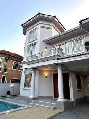 บ้านเดี่ยว บางละมุง ชลบุรี : 🏡 Pre-Sale บ้านเดี่ยวสไตล์โมเดิร์นคลาสสิค (Modern Classic Style) – หรูหราในโซนพัทยาเหนือ ห่างจากถนนสุขุมวิท-พัทยาเพียง 100 เมตร 🏖✨