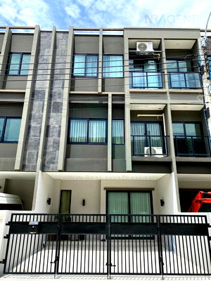 เช่าทาวน์โฮม เดอะ คริสตัล เอสบี : 📌 ให้เช่าทาวน์เฮาส์ 3 ชั้น เดอะ เมิร์ธ ไลท์ ราชพฤกษ์-พระราม 5 3 ห้องนอน 4 ห้องน้ำ